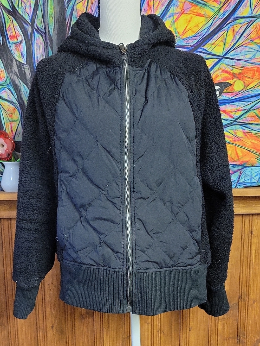 Athleta Woman  Black Quilted Hooded Jacket Xl